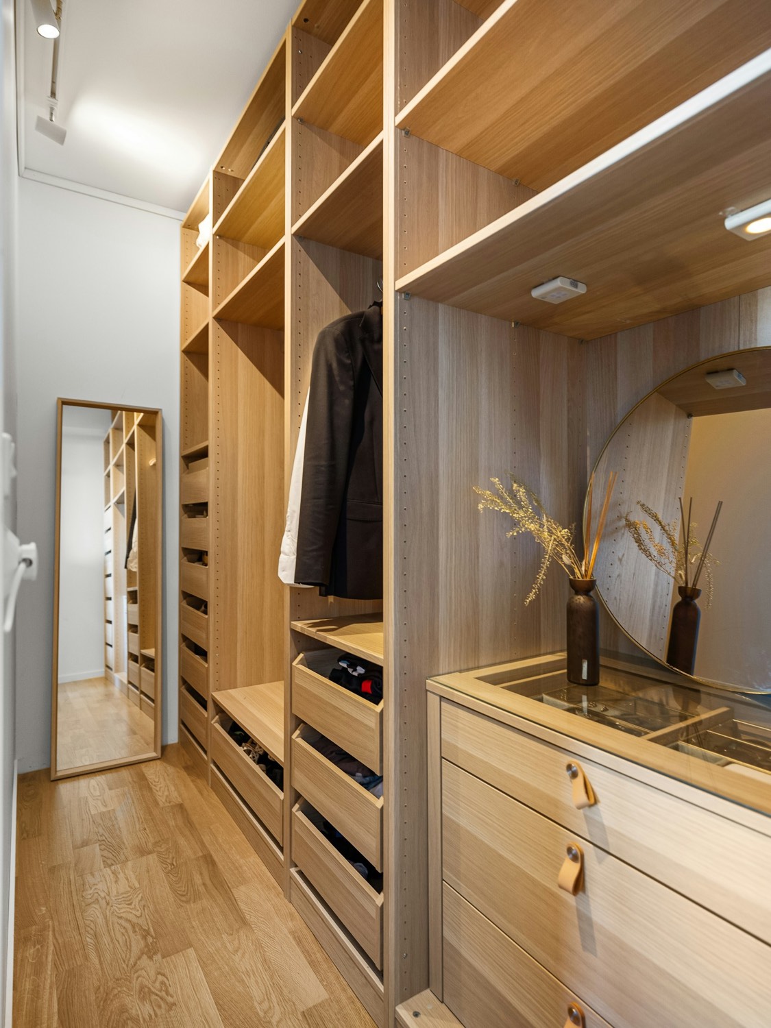V groove wardrobe doors finished in satin